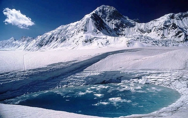 Biafo Hispar Snow Lake Trek background cover